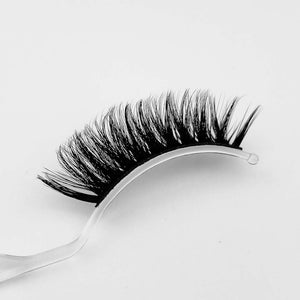 Russian Curl meets wispy Cat Eyes von LASHADORA Style DC44