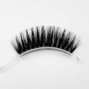 Fluffy, wispy Lashes von LASHADORA Style FM34