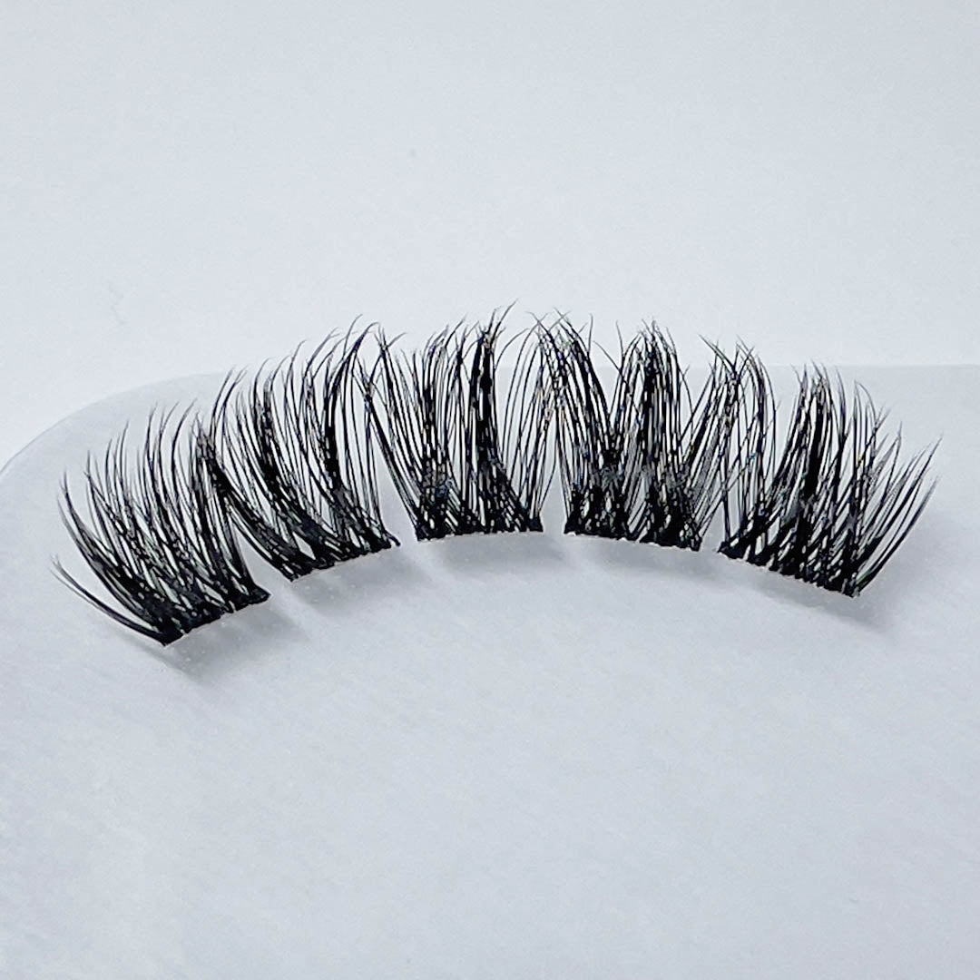 DIY Lash Extensions von LASHADORA im Volumen Style LX09